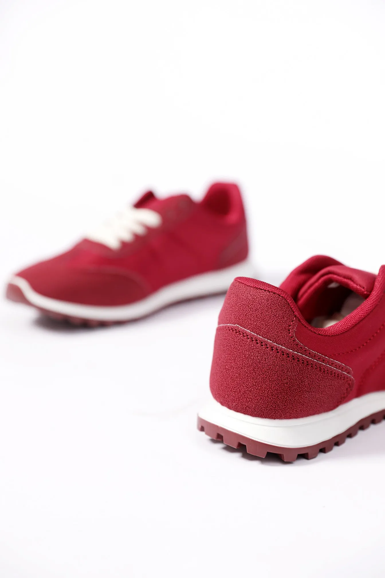 CONTRAST SNEAKERS