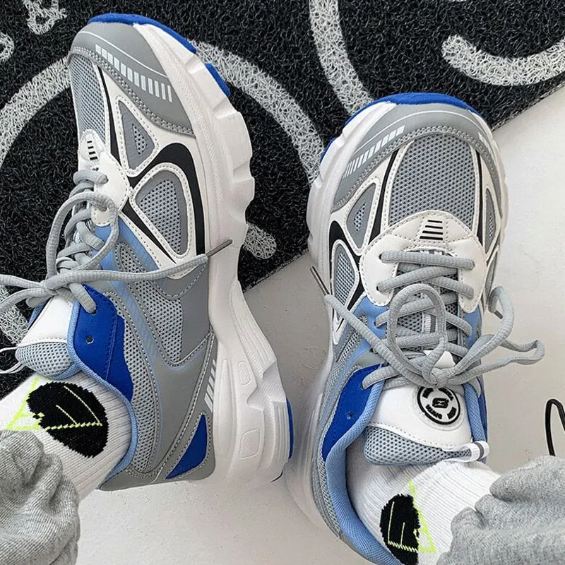 Léa Blanchet | Trendy Off White Trainers