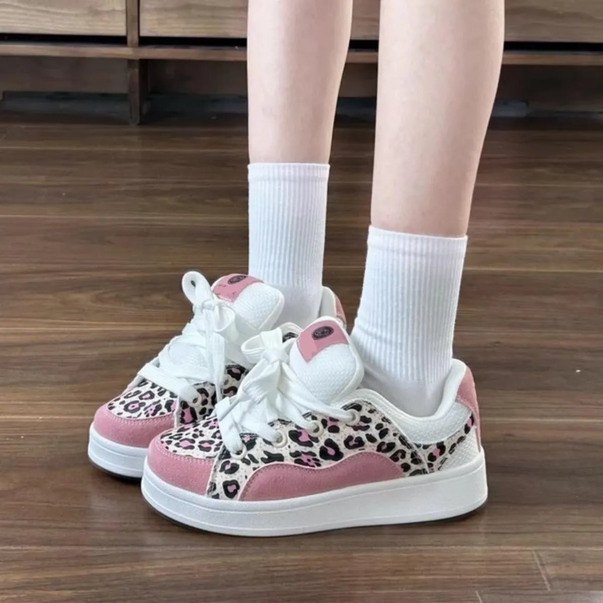 Y2K Leopard Print Platform Sneakers for Girls – Chunky Cute Lace-Up Trainers with Soft Cushion Insole Non-Slip Plush Design Casual Walking Shoes in Pink & Blue